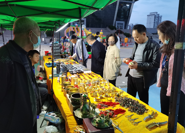 五一假期塔城地區(qū)商品銷售火熱，日用百貨銷售額預計達1.41億